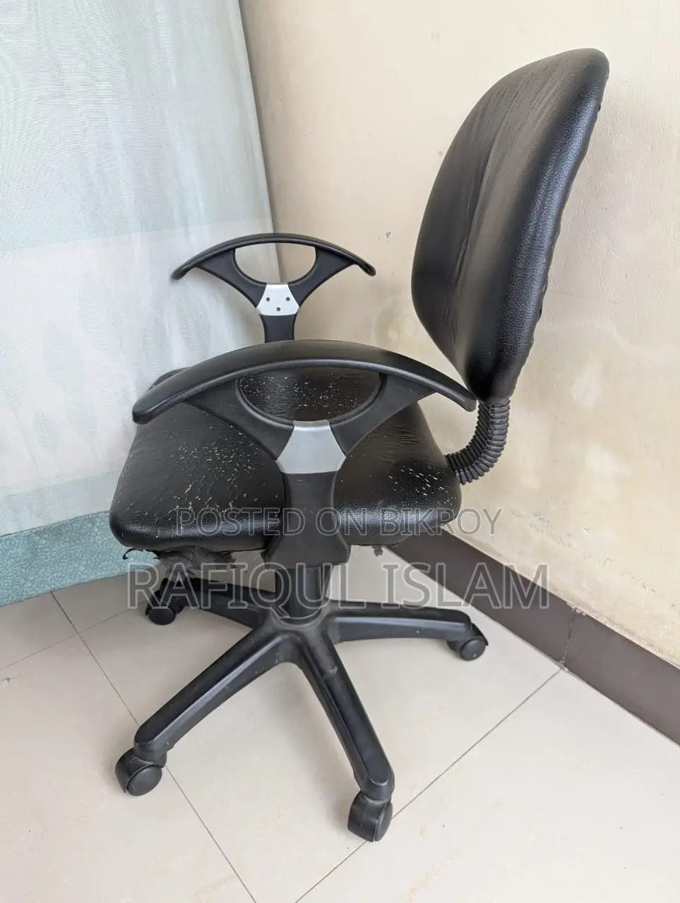 রিভলভিং চেয়ার