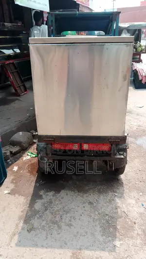Food Transport Vehicle