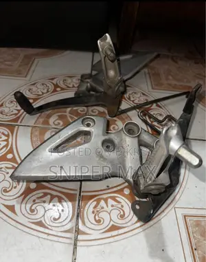 GSX-R 150 Stock Footrest