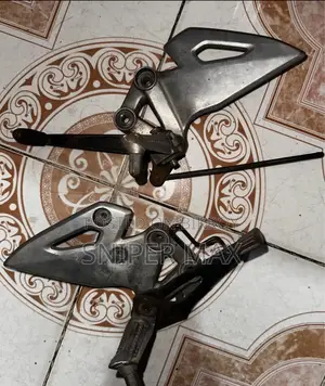 GSX-R 150 Stock Footrest