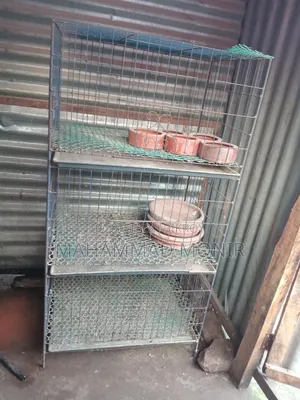 একটি কবুতরের খাঁচা বিক্রি হবে