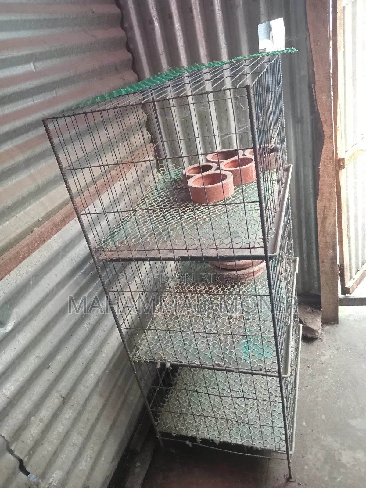 একটি কবুতরের খাঁচা বিক্রি হবে