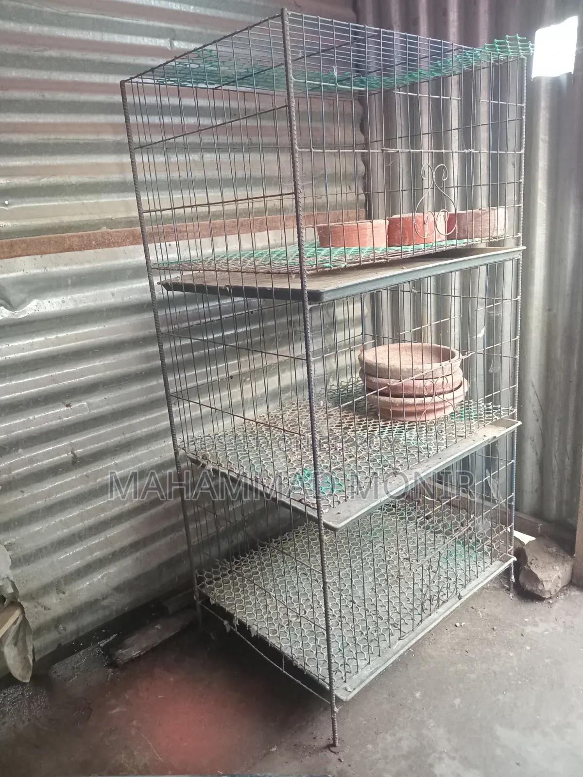 একটি কবুতরের খাঁচা বিক্রি হবে