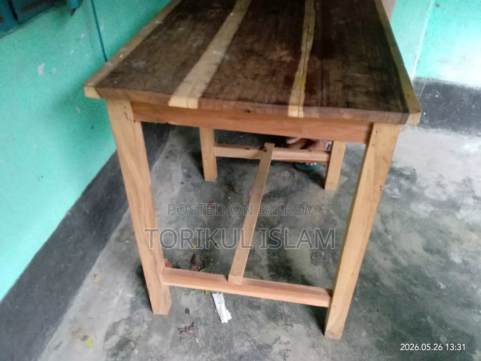 Sturdy Wooden Study / Laptop Table