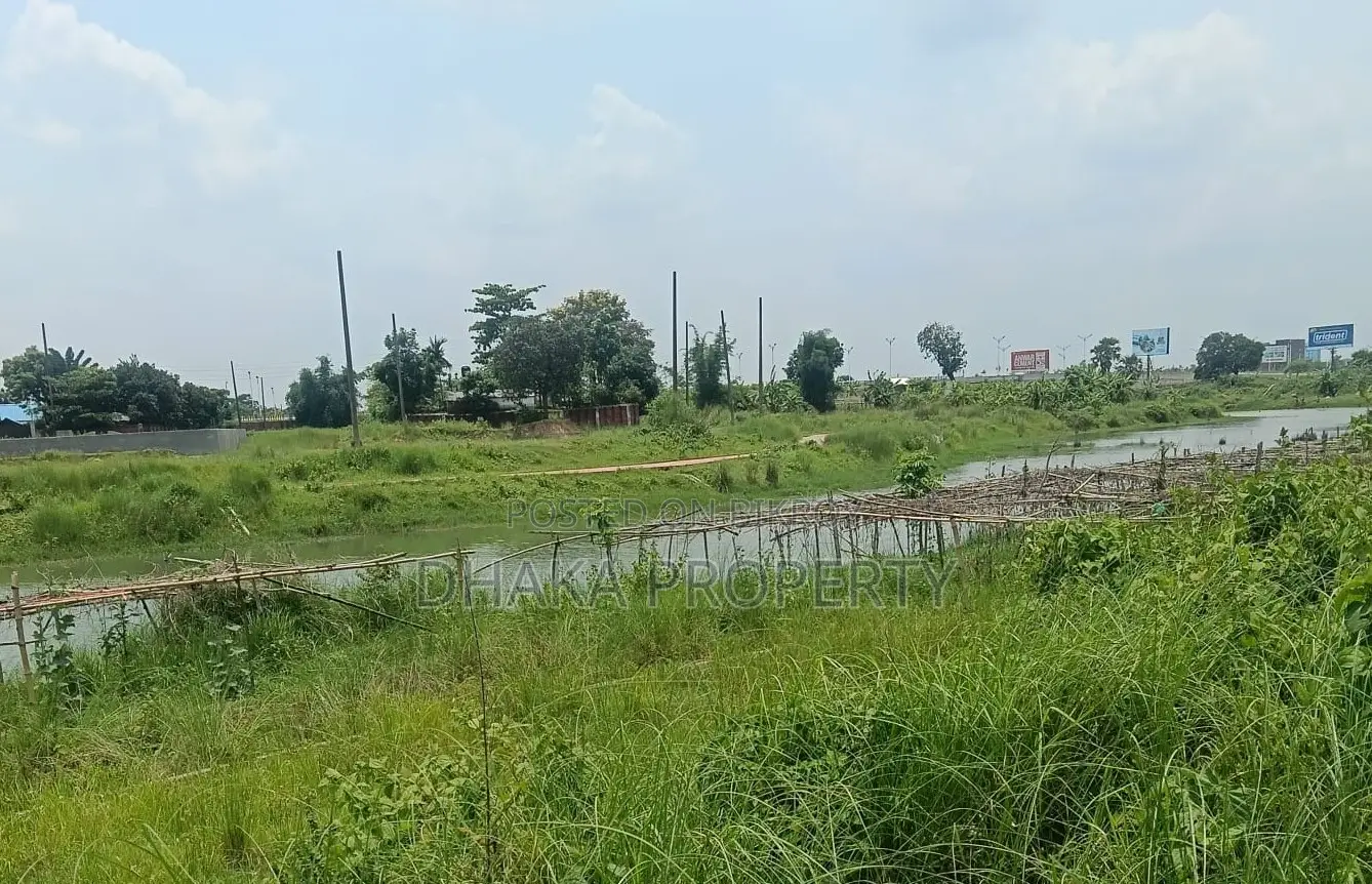 Corner 5 Katha Lake View South/East Sector-5