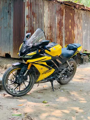 Yamaha R1 2018 Yellow