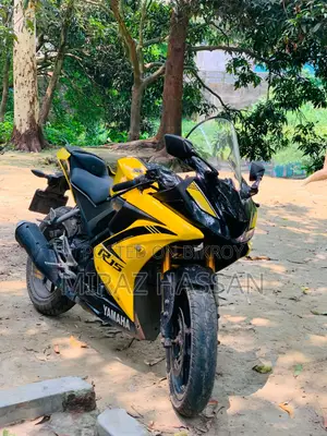 Yamaha R1 2018 Yellow