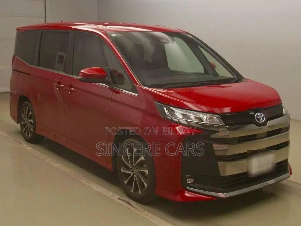 Toyota Noah 2022 Red