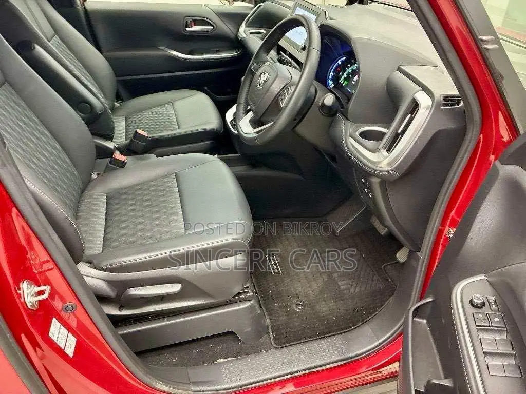 Toyota Noah 2022 Red