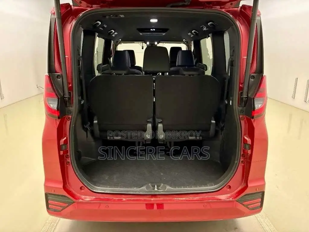 Toyota Noah 2022 Red