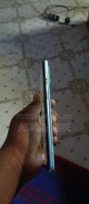 ওয়ানপ্লাস ৯আর ২৫৬ জিবি হোয়াইট