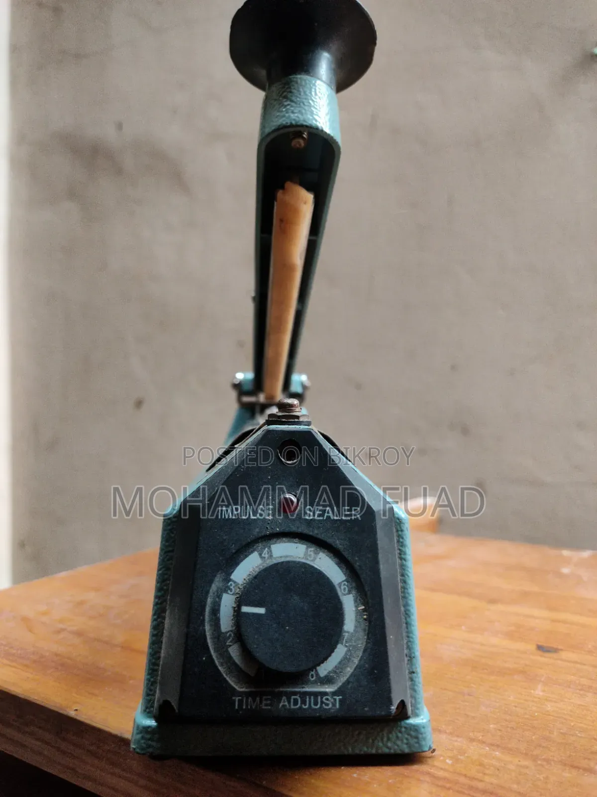 Plastic Bag Sealing Machine