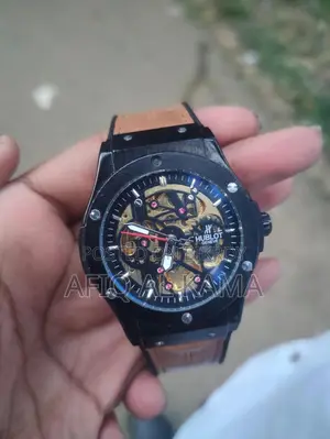 Hublot Geneve Automatic Analog Luxury Designed Watch.