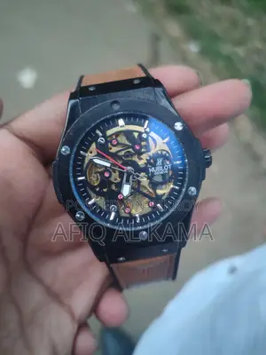 Hublot Geneve Automatic Analog Luxury Designed Watch.