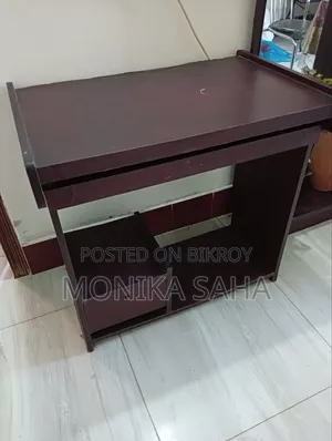 Computer table for sale