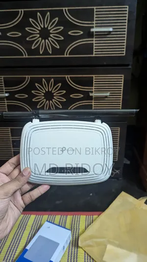 Good quality router bought a few days ago, need money so selling it.