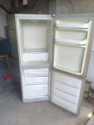 11 CFT Super Ariston, Fridge