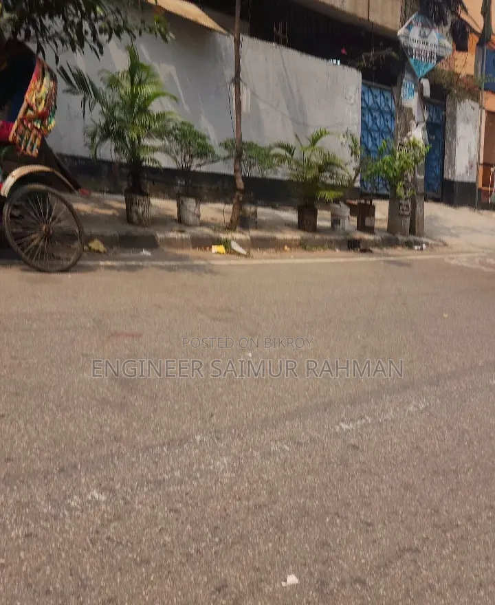 অফিস ভাড়ার জন্য উত্তরমুখী ৭ তলা ভবন।
