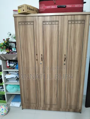 Almirah Sell Hobe
