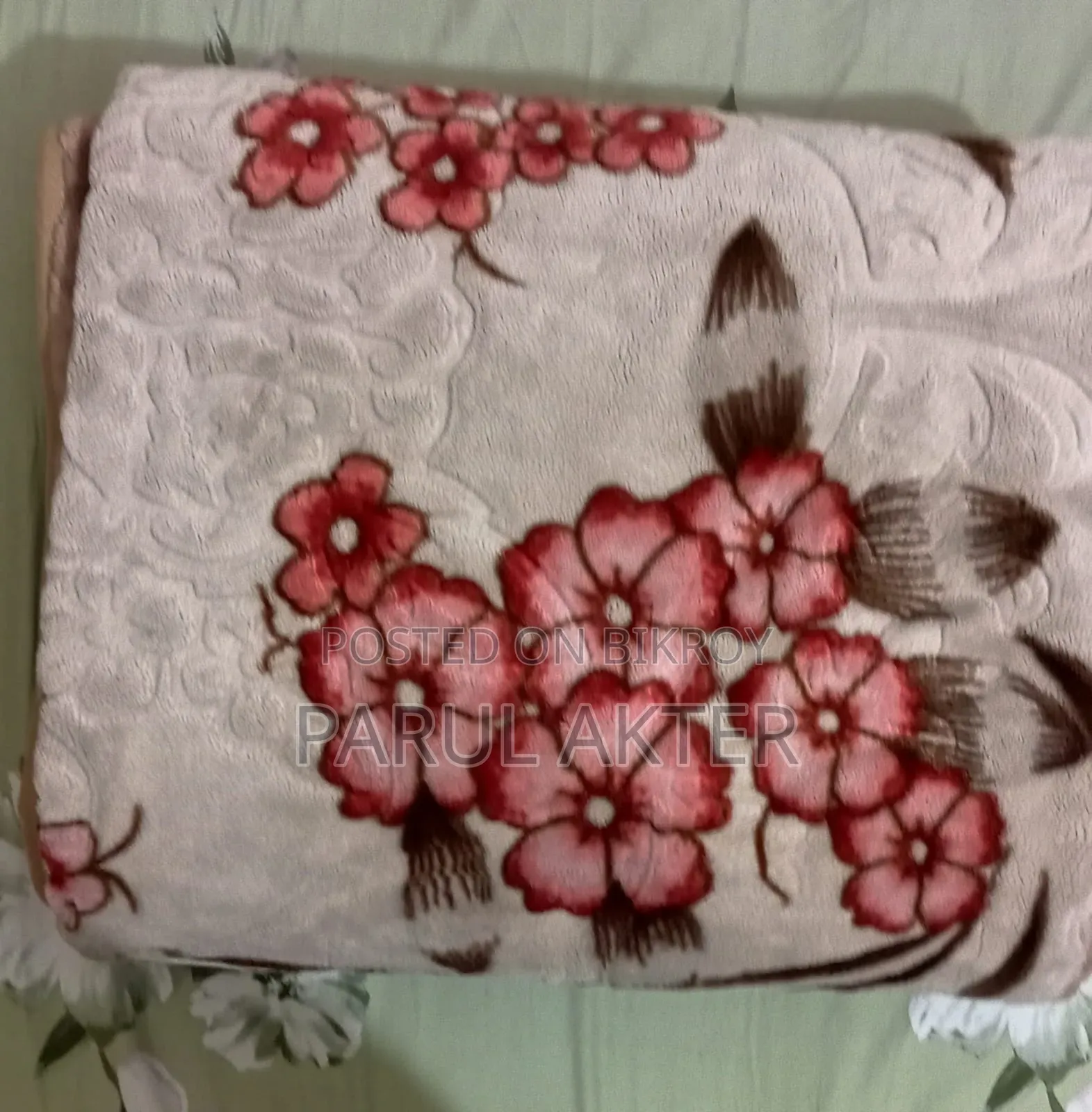 4.5/5.5 King Size Blanket - Cream Flower, Washed and Packed.