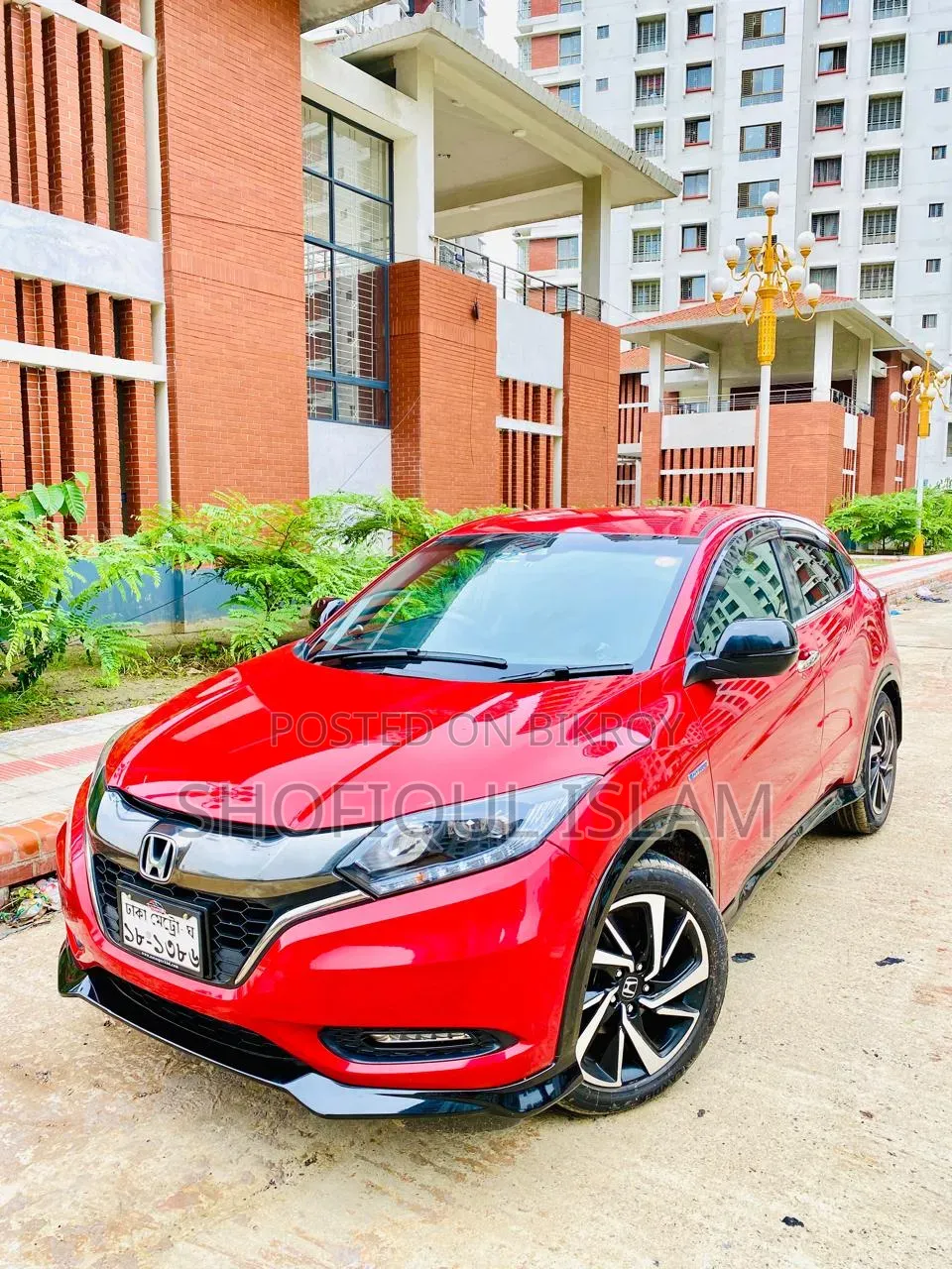 Honda Vezel 1.5 Hybrid 4WD 2016 Red