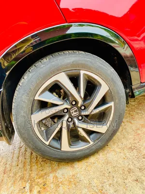 Honda Vezel 1.5 Hybrid 4WD 2016 Red