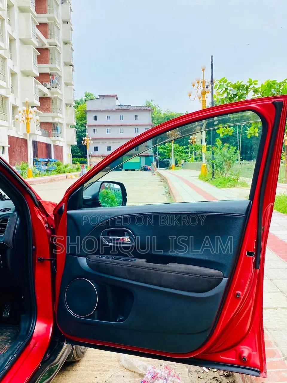 Honda Vezel 1.5 Hybrid 4WD 2016 Red
