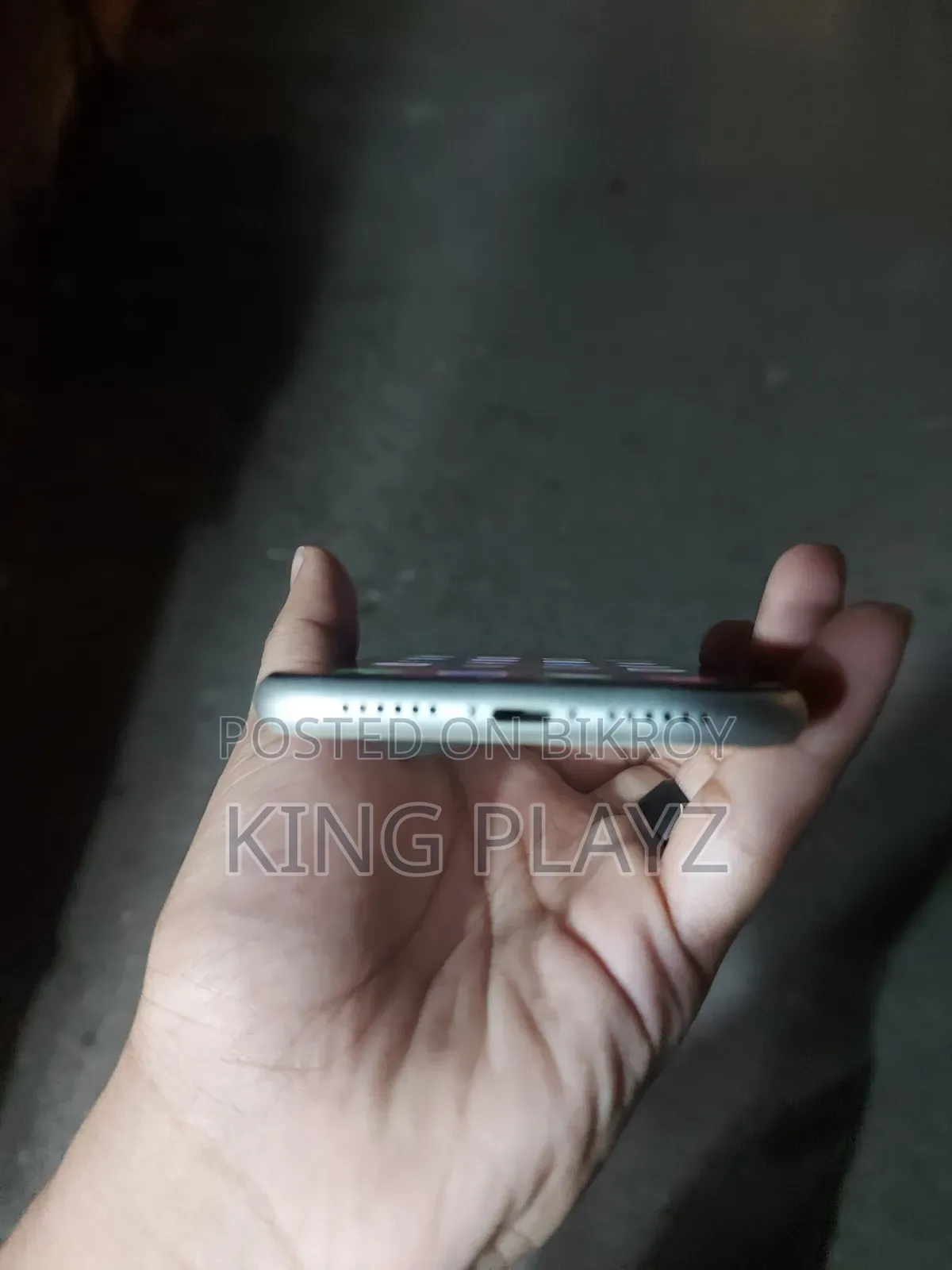 New Apple iPhone 11 128 GB White