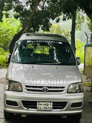 Toyota Noah 2.0 All-Wheel Drive (8 Seater) 2002 Silver