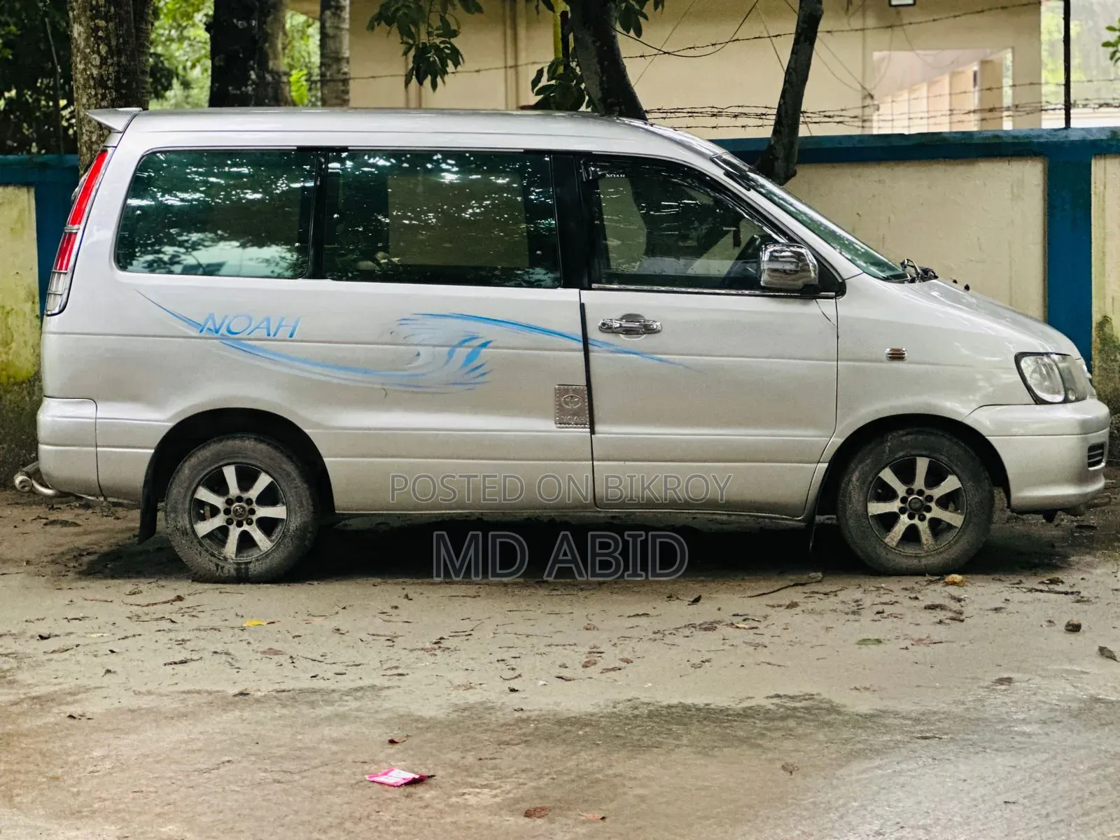 Toyota Noah 2.0 All-Wheel Drive (8 Seater) 2002 Silver