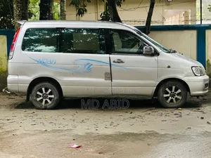 Toyota Noah 2.0 All-Wheel Drive (8 Seater) 2002 Silver