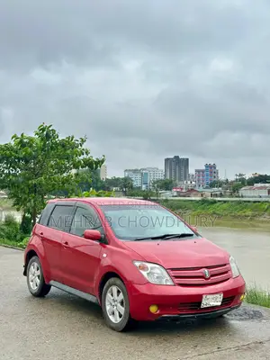 টয়োটা আইএসটি ২০০৪ রেড