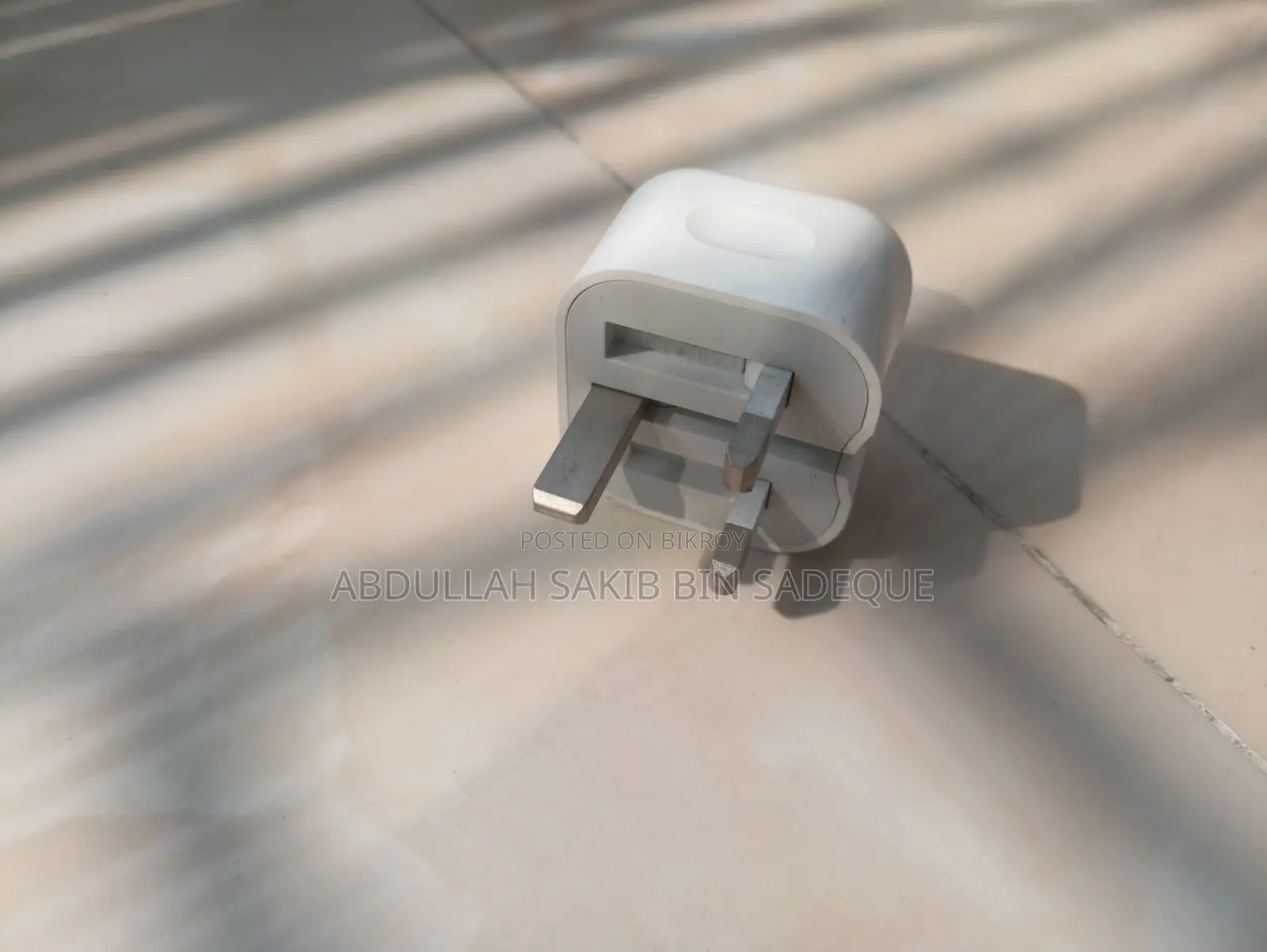 Apple 20W USB-C Power Adapter (3 Pin)