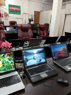 Laptop Dell 3GB Intel SSD 256GB