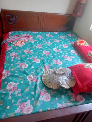 ব্যবহিত ঘরের ফানিচার