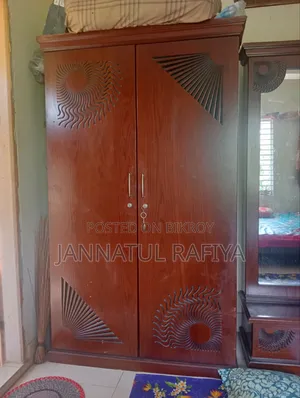 ব্যবহিত ঘরের ফানিচার