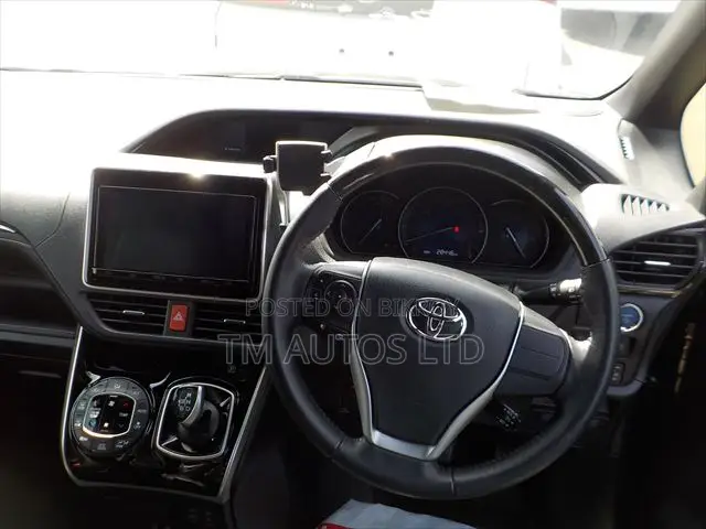 Toyota Esquire 1.8 FWD Hybrid (7 Seater) 2021 Black