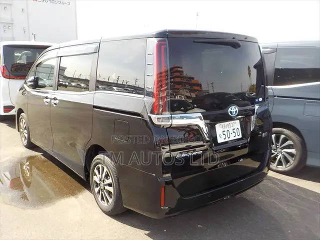 Toyota Esquire 1.8 FWD Hybrid (7 Seater) 2021 Black