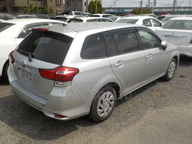 টয়োটা করোলা ফিল্ডার ১.৫ হাইব্রিড ফ্রন্ট হুইল ড্রাইভ ২০২১ সিলভার