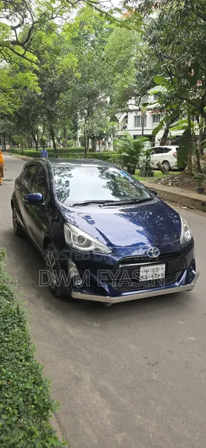 Toyota Aqua 2017 Blue