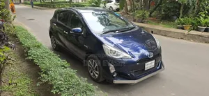 Toyota Aqua 2017 Blue