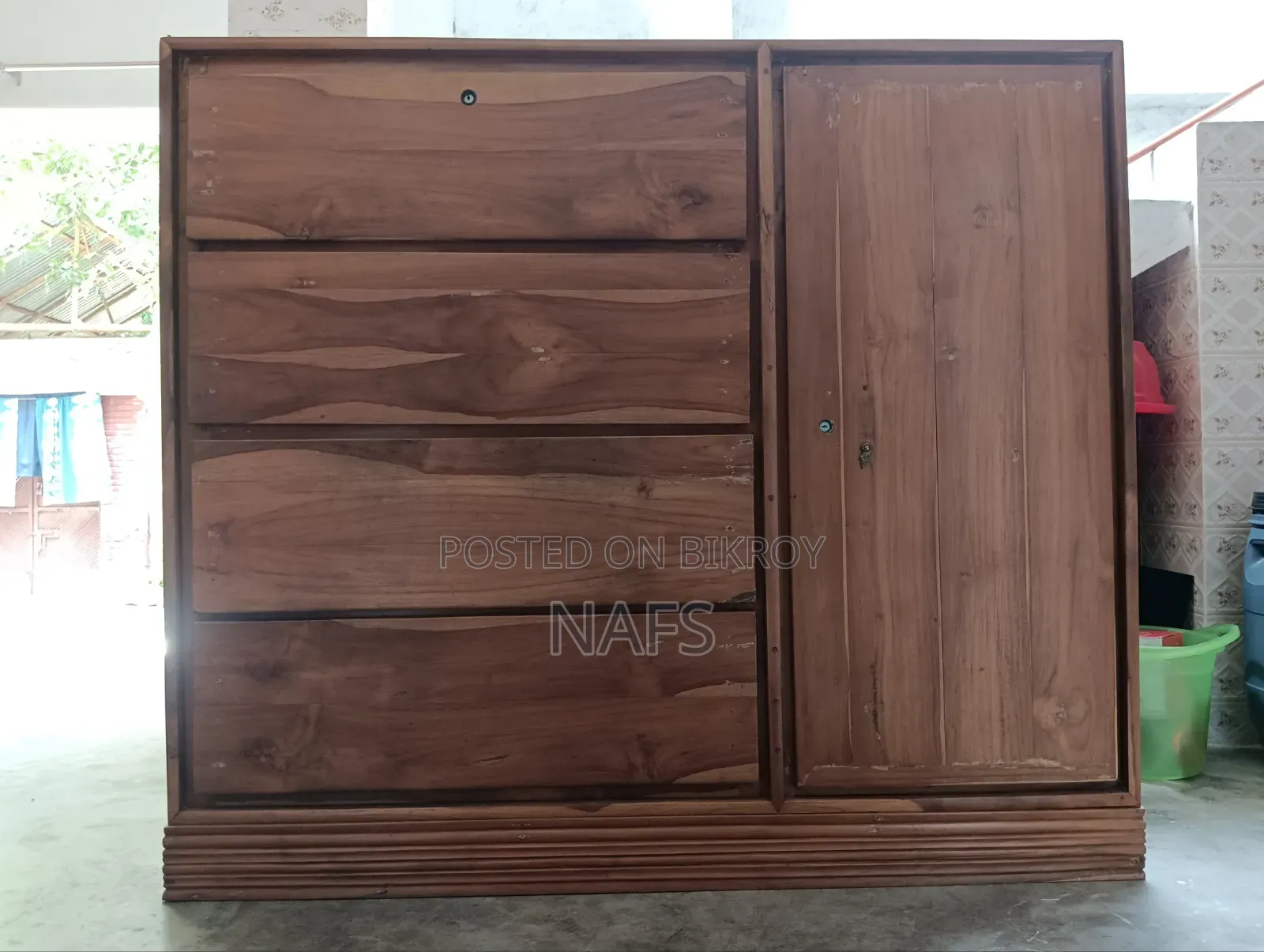Wardrobe sell