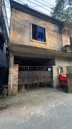 ভাড়ার জন্য প্রশস্ত দোতলা ভবন
