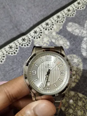 টাইটান ঘড়ি
