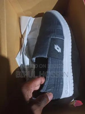 Lotto 40 Size Shoe