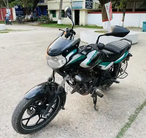 Bajaj Discover 125 2022 Green