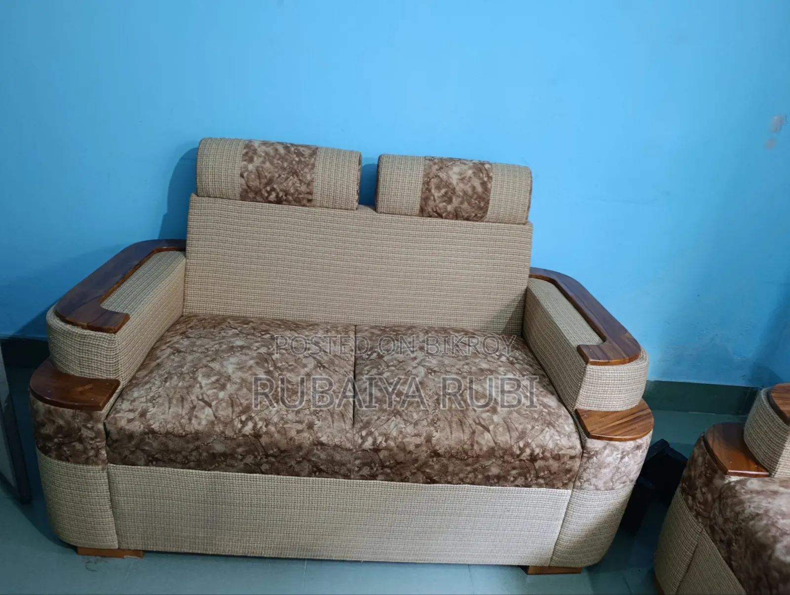 2-Seater Teak Wood Sofa with Cover