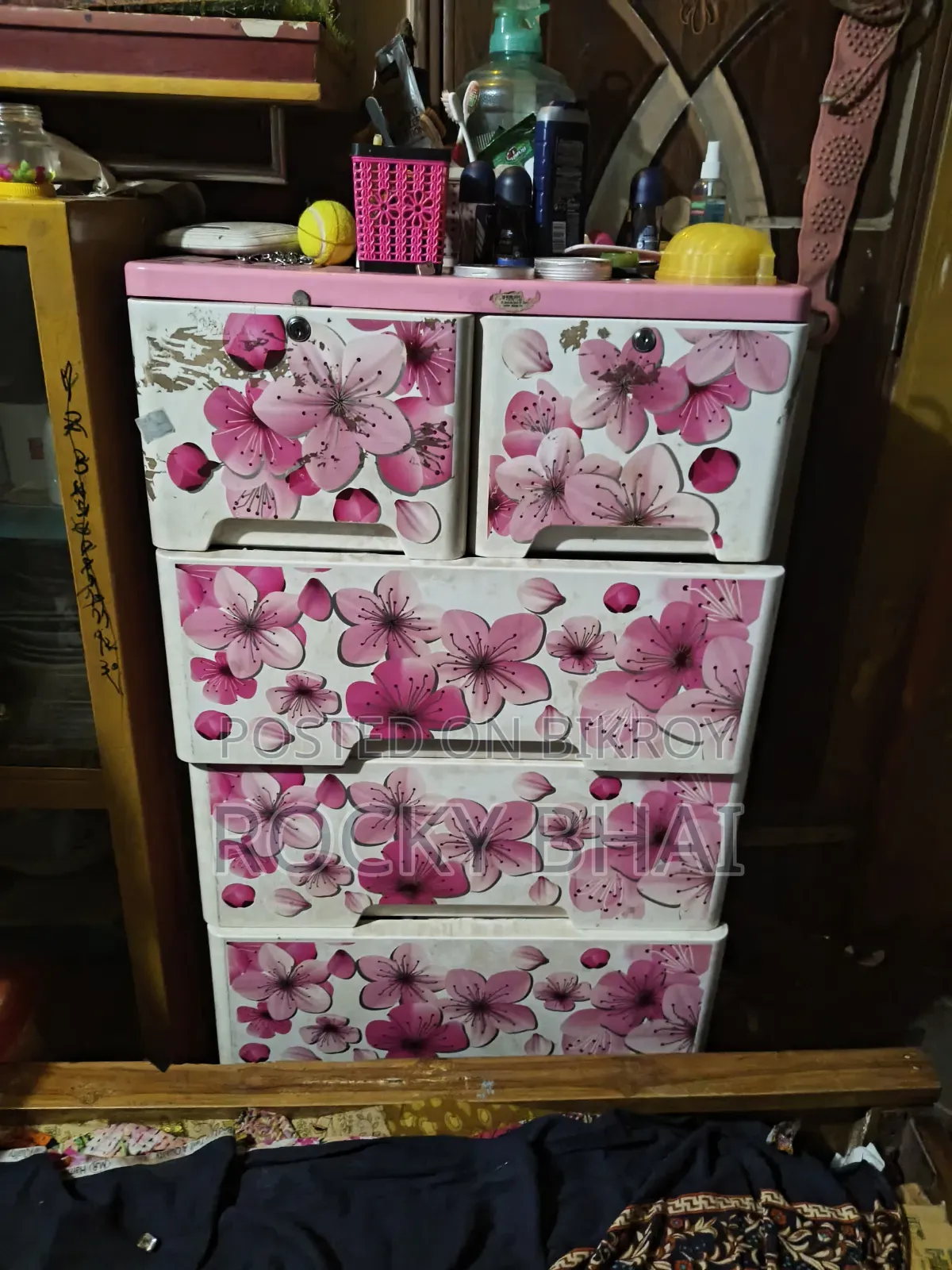 ওয়ারড্রব বিক্রি