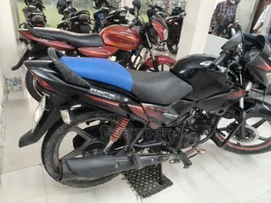 Hero Glamour 2015 Black