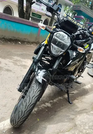 নতুন সুজুকি জিক্সার এফআই এবিএস ২০২৬ কালো